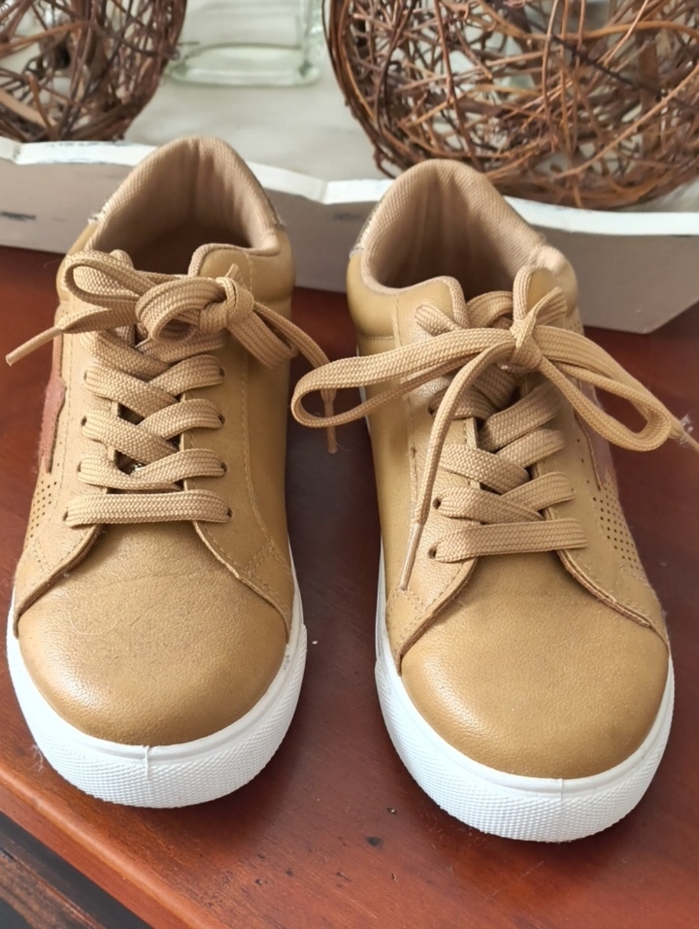 Outwoods Tan Women's Sneakers